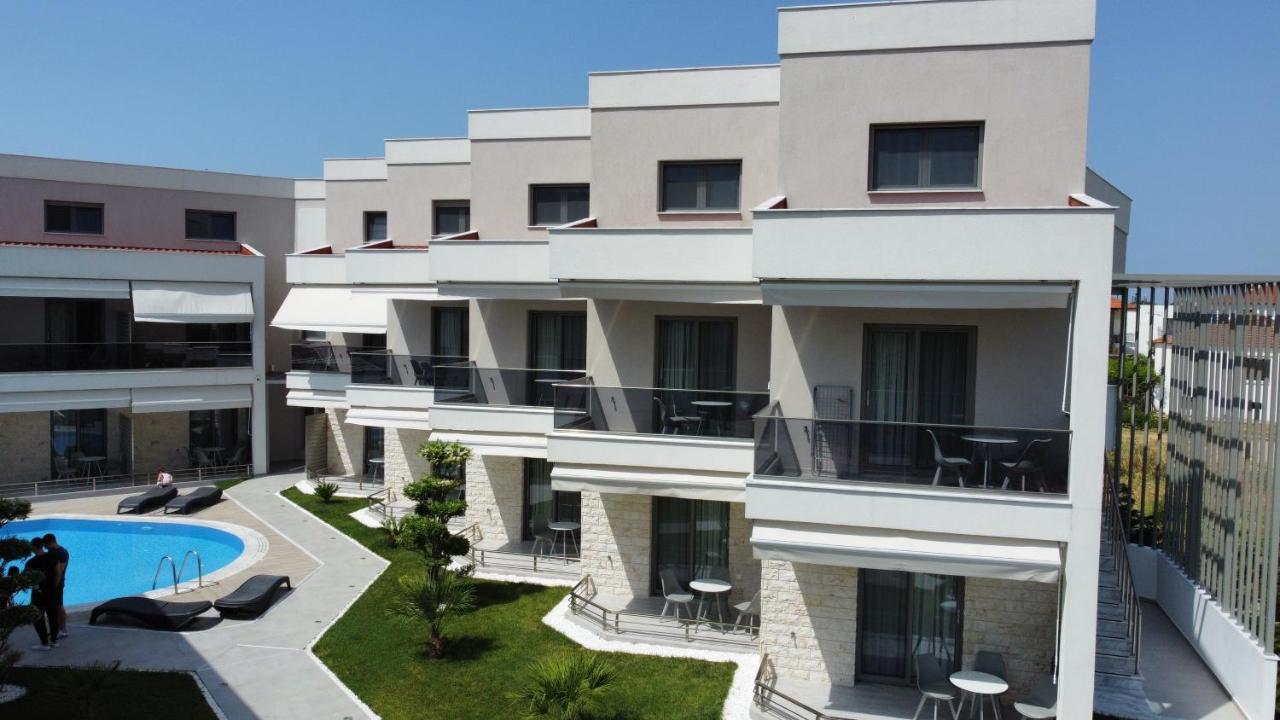 Leon * Nikiti (Sithonia)